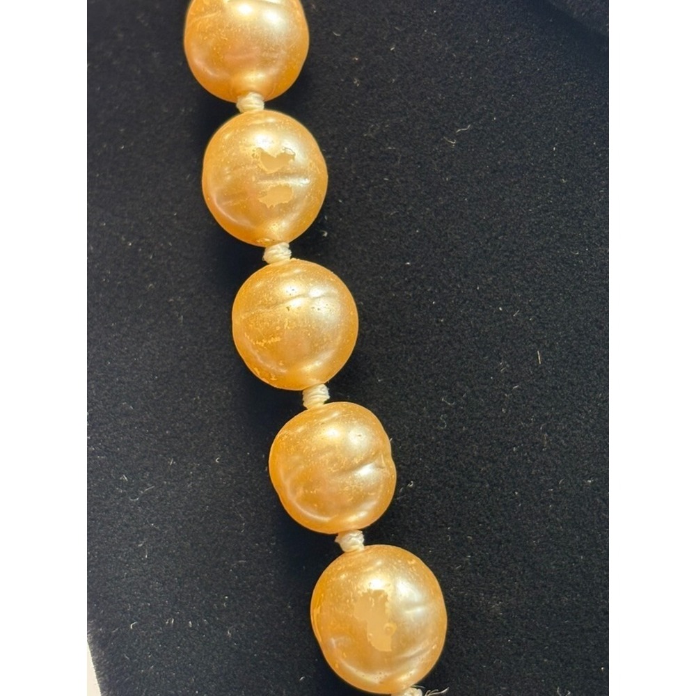 Pearl Necklace with Chunky Faux Pearl Beads Vintage Creamy Peach‎ - Picture 7 of 10